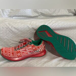 Brooks Run Merry Christmas Sweater Limited Edition Shoe